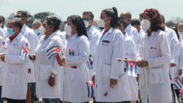 Cuban doctors who worked in Mexico curing patients with Covid-19 arrived in Cuba. Cuban doctors working abroad.