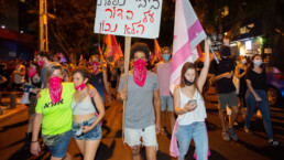 Thousands March Against Bibi Netanyahu in Tel Aviv in shadow of a nationwide lockdown. Netanyahu is on trial for fraud, breach of trust and accepting bribes.