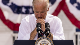 biden in nevada 2016 hands clasped together