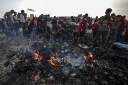 Israel bombs Rafah refugee camp tents