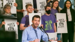 Rabbi Michael Pollack of MarchOnHarrisburg at a rally at the Pennsylvania State Capitol on Sept. 16, 2024 (photo: MarchOnHarrisburg)