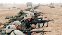 us soldiers train in a desert for the iraq war