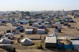 Displaced Palestinians set up their tents next to the Egyptian border. They fled to the city of Rafah, due to the Israeli army’s invasion of the cities of the Gaza Strip, on March 8, 2024.