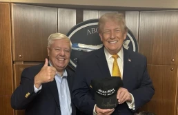 lindsey grahm and donald trump make iran great again hat