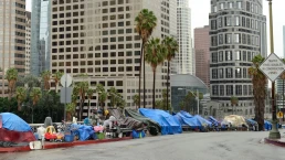 tents in LA for unhoused people
