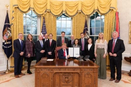 President Trump signs the Executive Order on “Maintaining American Leadership in Artificial Intelligence