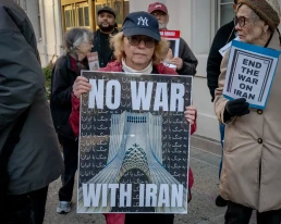 Peace activists, veterans, faith leaders and community members rallied outside Congressman Hakeem Jeffries’ district office in Downtown Brooklyn on Oct. 20, calling on the House Democratic leader to help end the U.S. war on Iran.